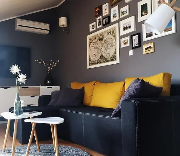 Sunset Hill Apartment